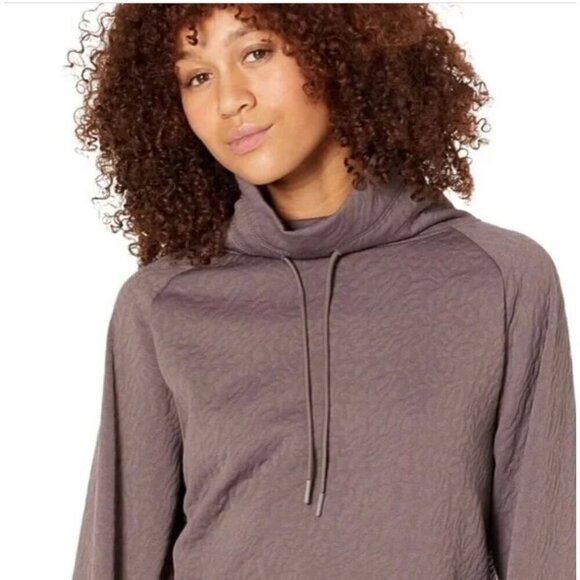 Juicy Couture Sport Cropped Quilt Top High Neck SZ XL Gym Mauve Taupe NEW - Picture 10 of 11